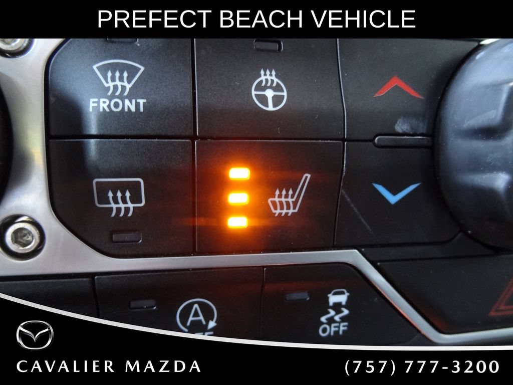 Used 2025 Jeep Wrangler Unlimited Sahara AWD/4WD image 29