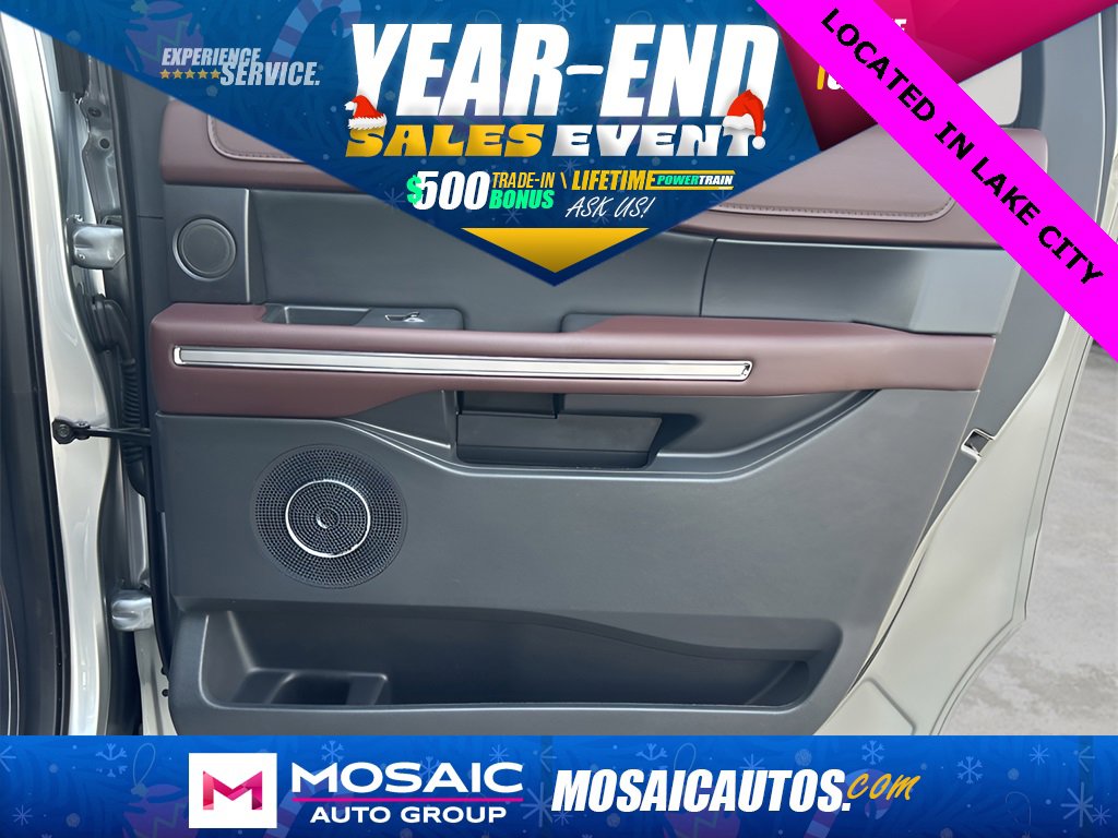 Used 2024 Ford Expedition Max Limited image 18