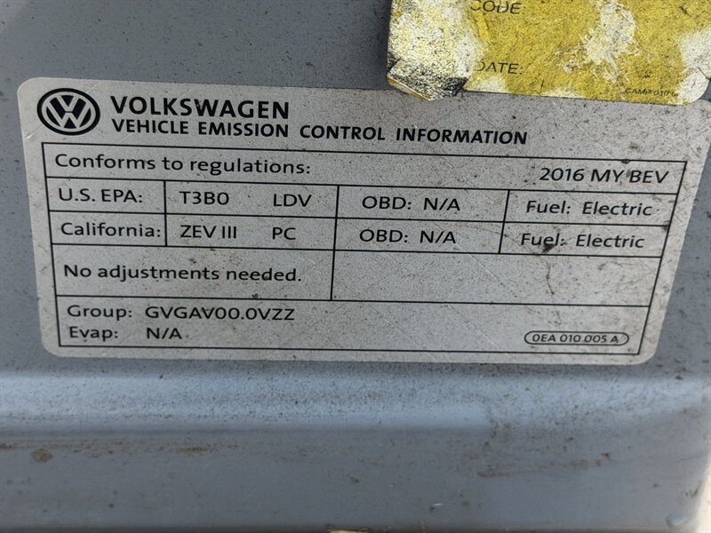 Used 2016 Volkswagen e-Golf SE FWD image 11