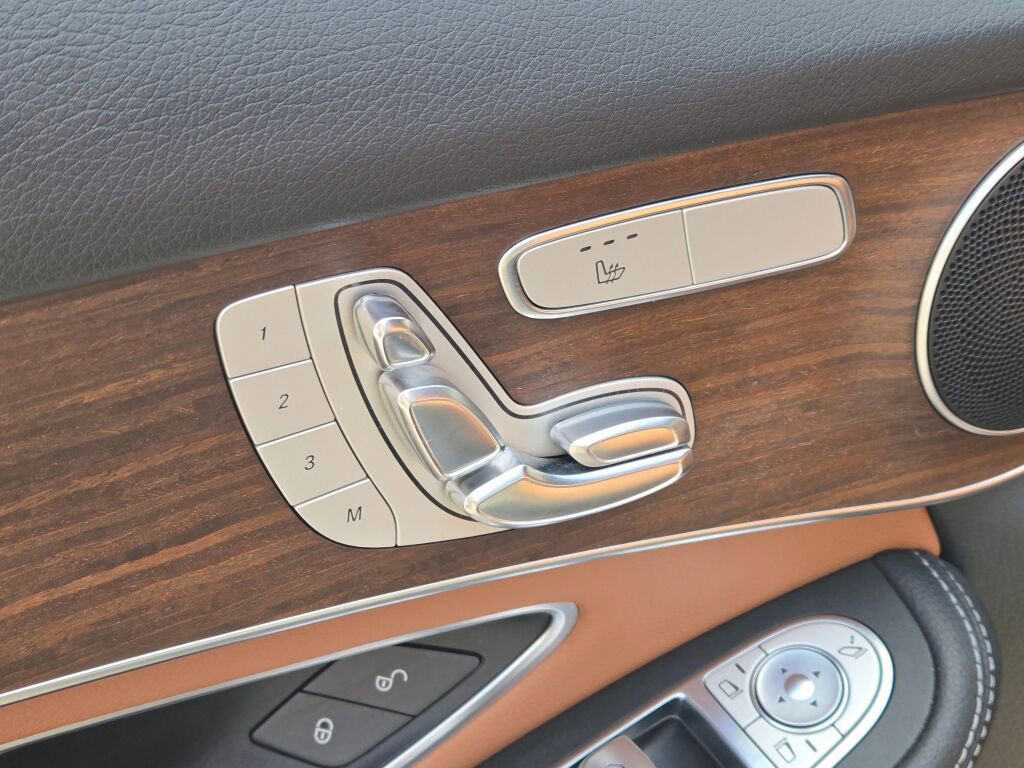 Used 2021 Mercedes-Benz GLC 300 4MATIC image 26