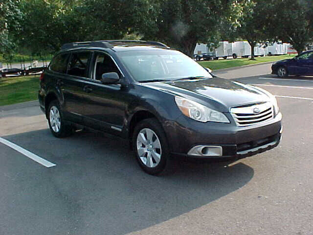 Used 2011 Subaru Outback 2.5i Premium w/ All-Weather Pkg image 2