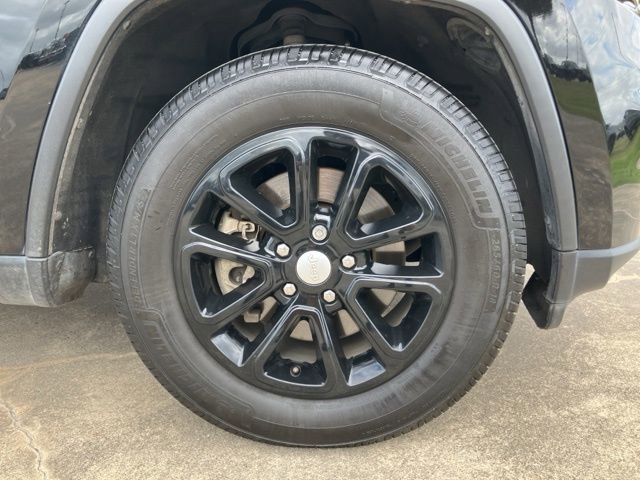 Used 2021 Jeep Grand Cherokee Laredo RWD image 10