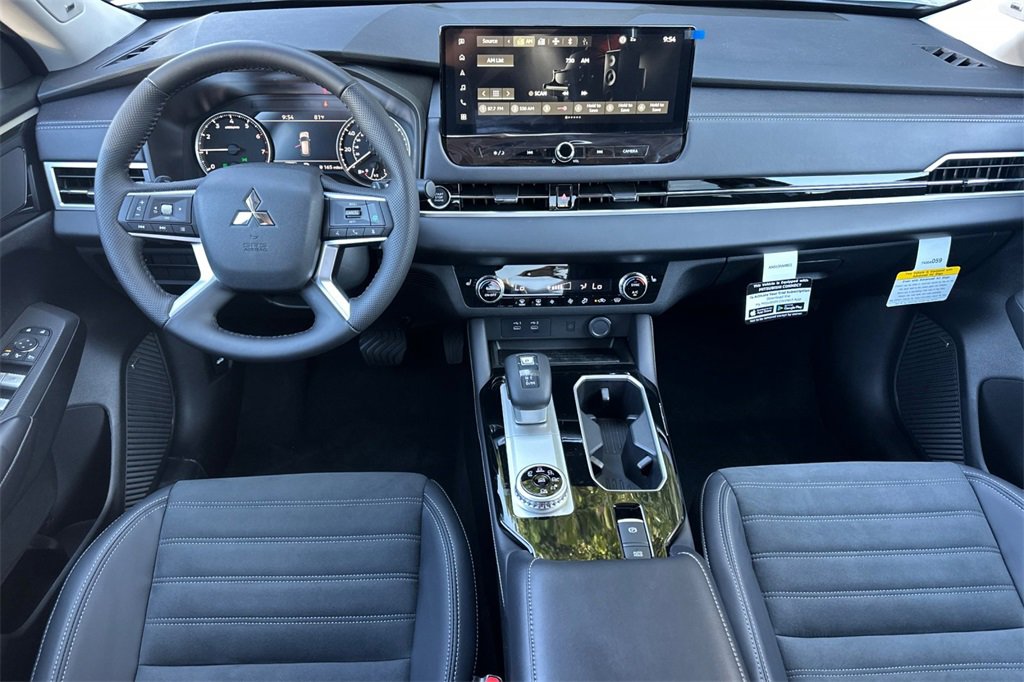 New 2025 Mitsubishi Outlander AWD image 14
