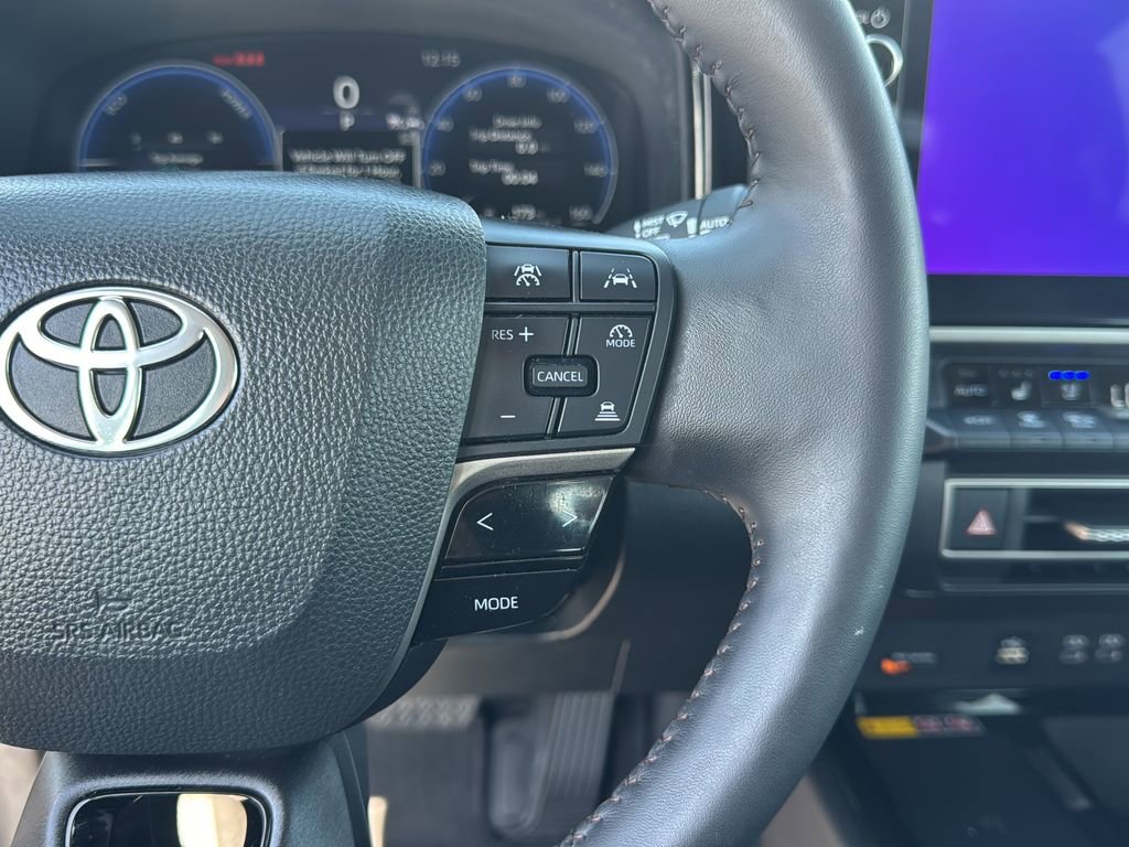 Used 2025 Toyota Camry XLE w/ Premium Package image 17