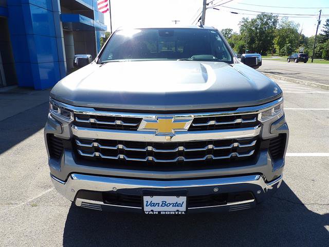 Used 2025 Chevrolet Silverado 1500 LTZ w/ LTZ Premium Package AWD/4WD image 8