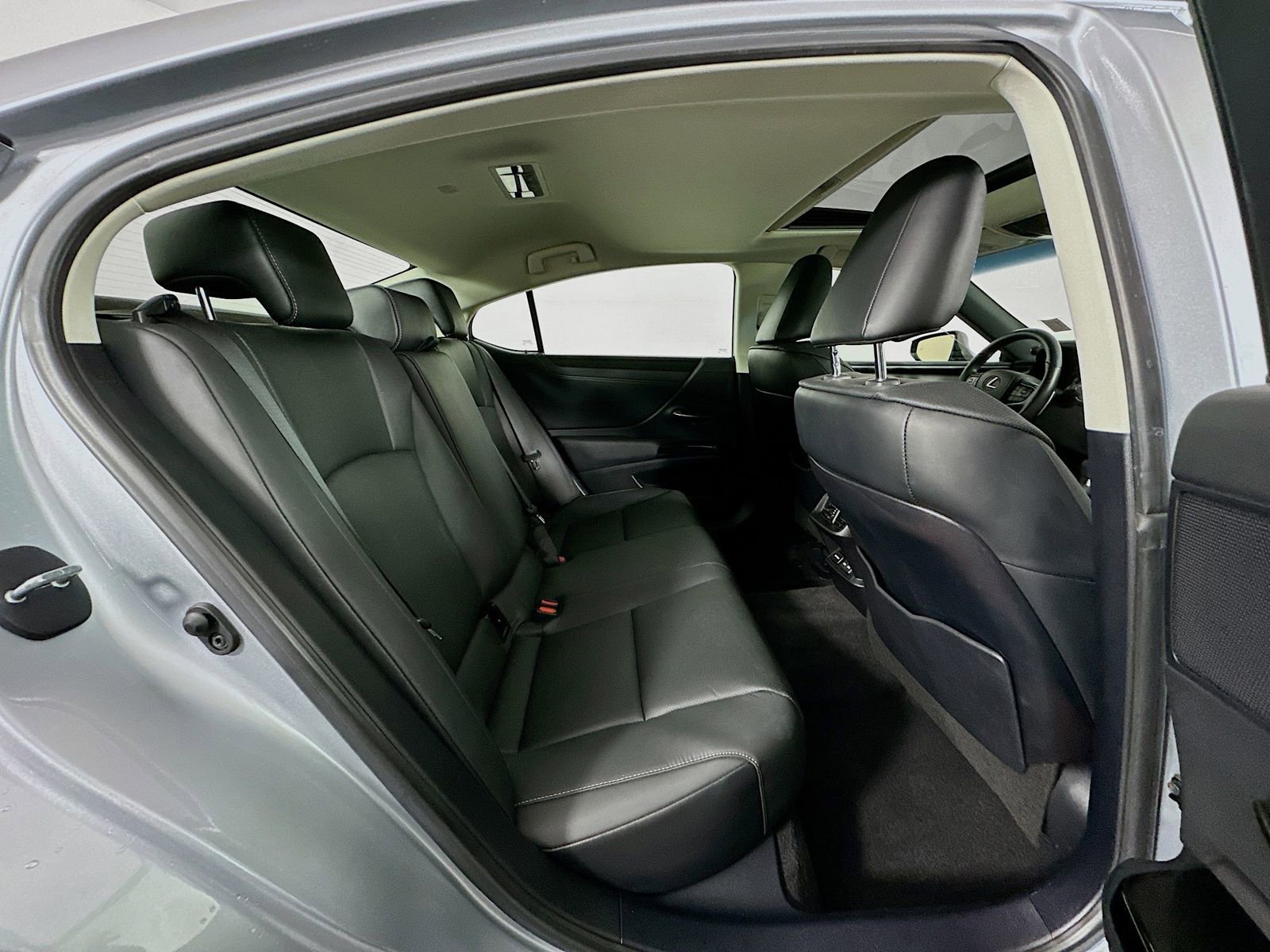 Used 2024 Lexus ES 250 w/ Premium Package image 29