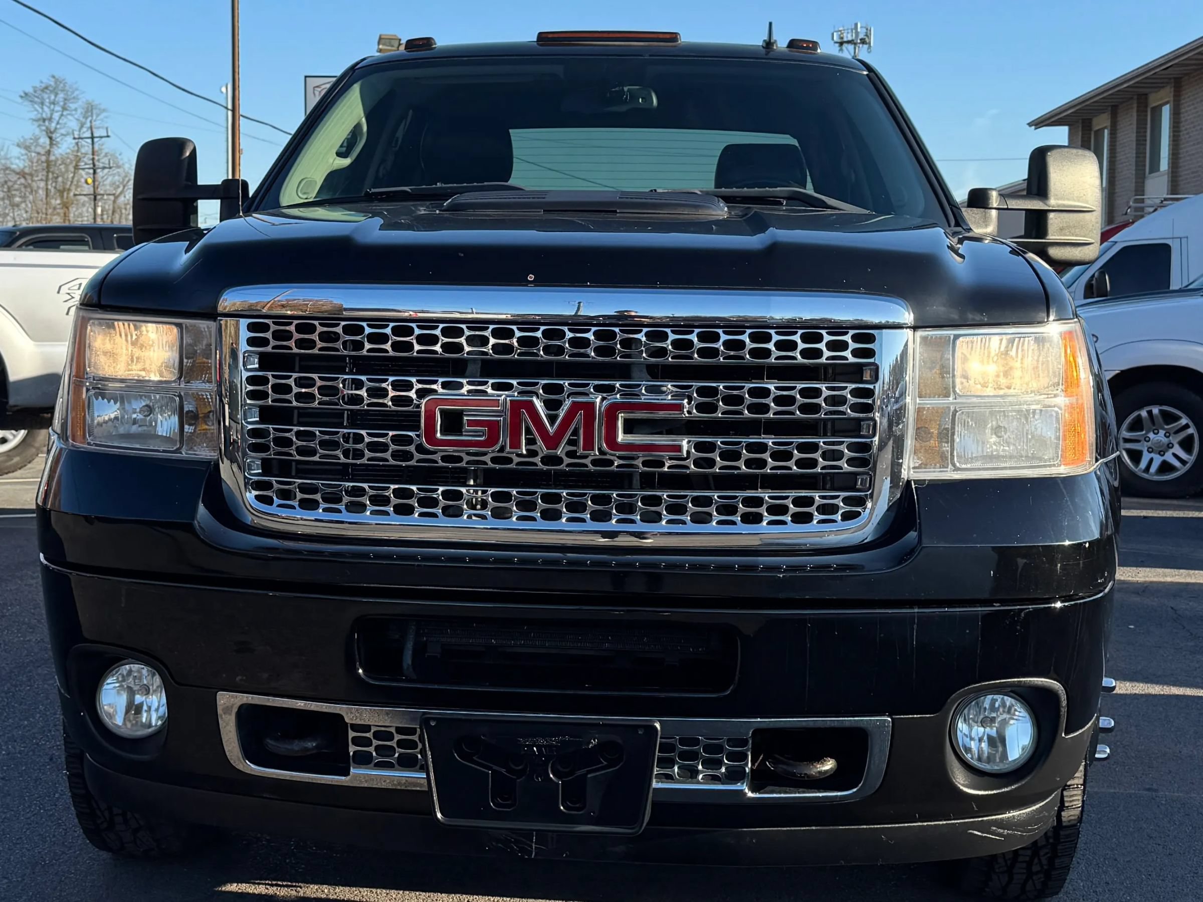 Used 2011 GMC Sierra 3500 Denali AWD/4WD image 3