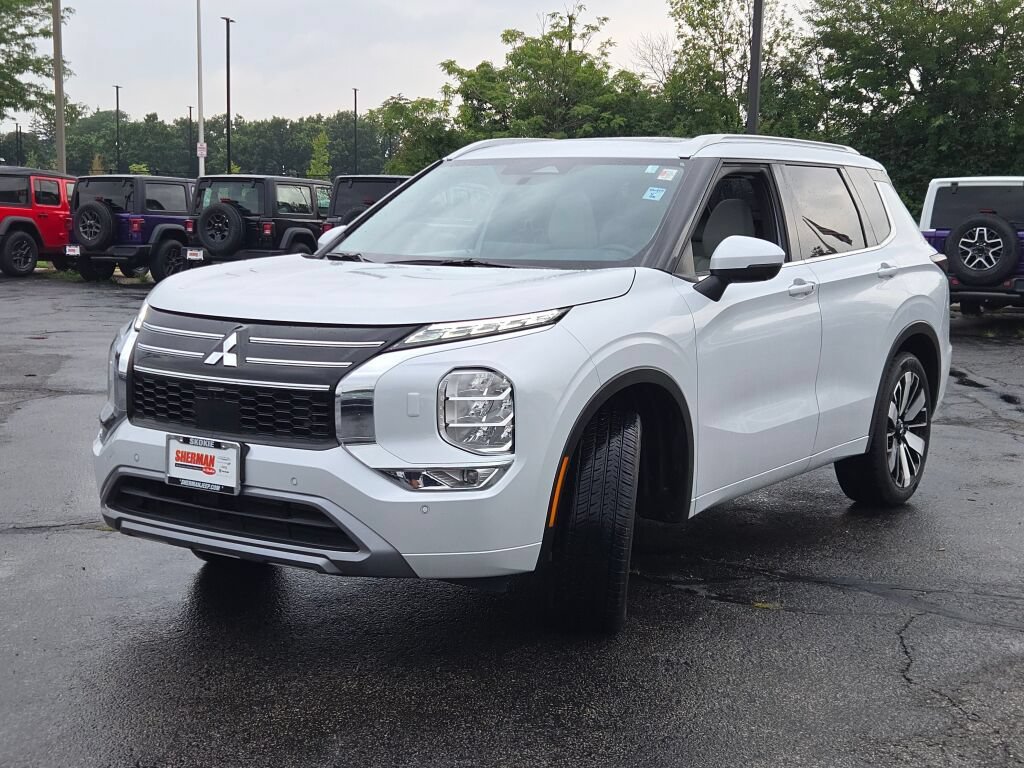 Used 2025 Mitsubishi Outlander SEL AWD/4WD image 4