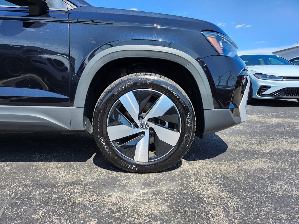 Used 2025 Volkswagen Taos S AWD/4WD image 16