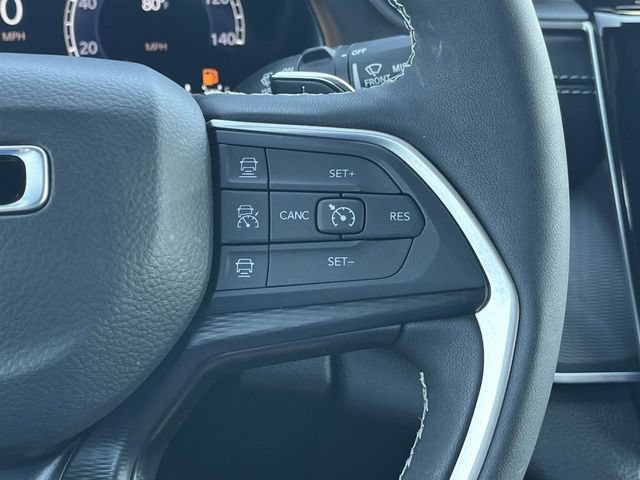 Used 2025 Jeep Grand Cherokee Laredo X w/ Luxury Tech Group I RWD image 29