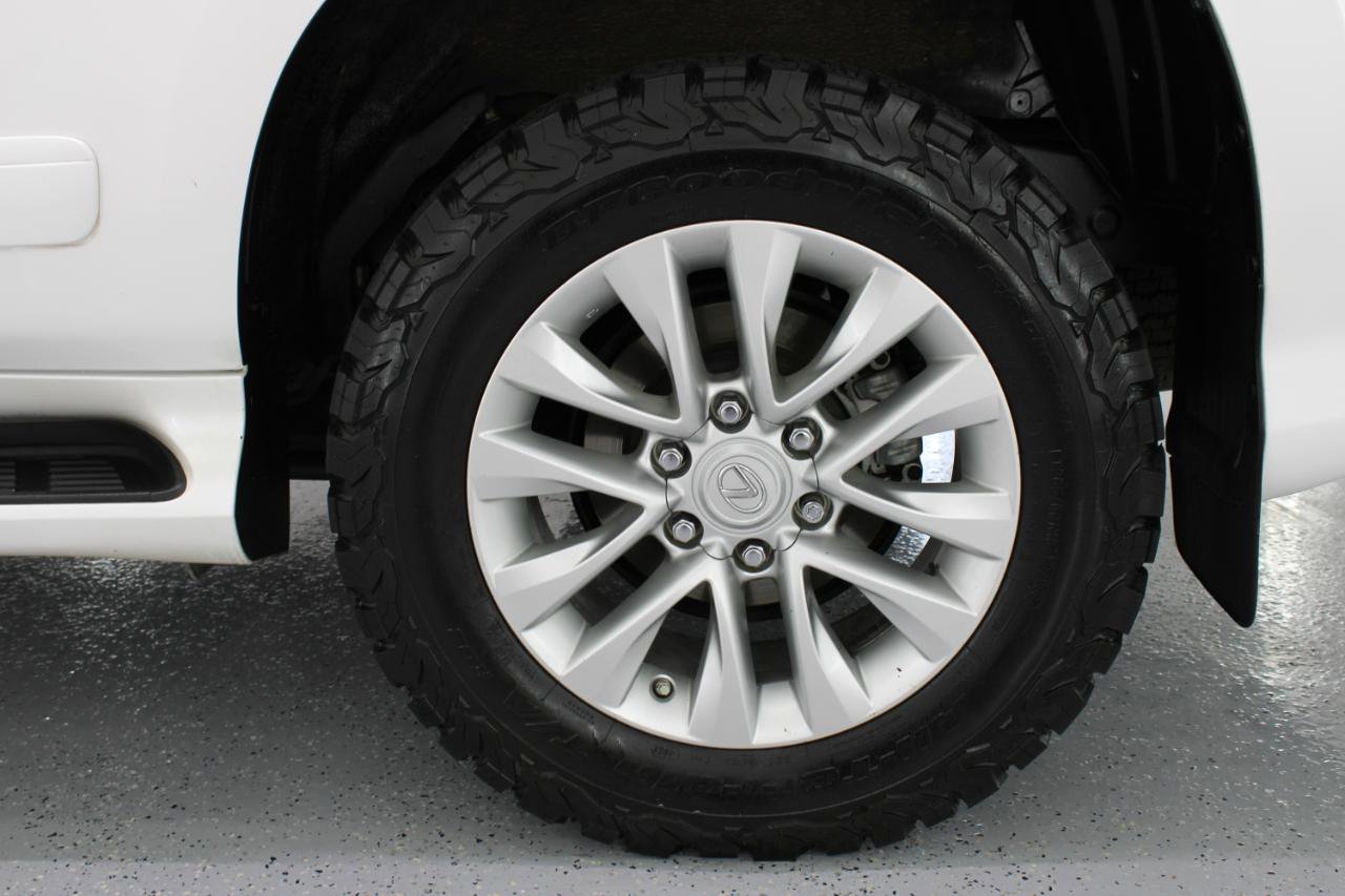 Used 2017 Lexus GX 460 Premium w/ Premium Package image 83