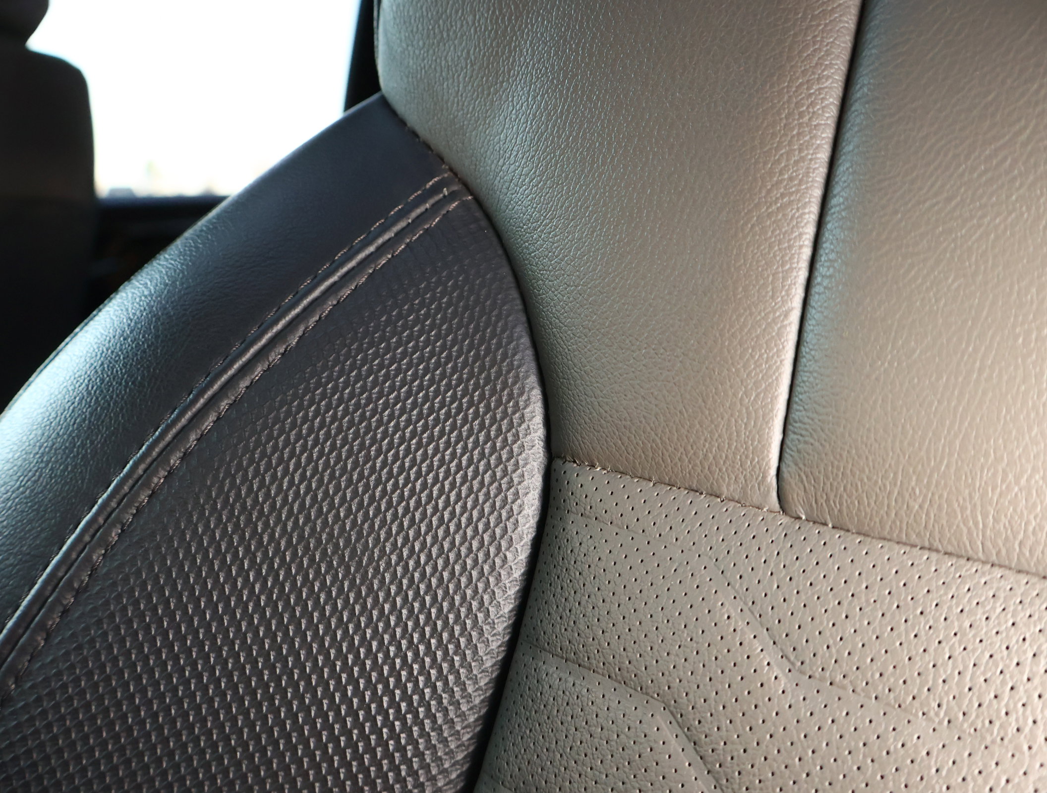 Certified 2025 Chevrolet Silverado 2500 ZR2 w/ Technology Package image 13