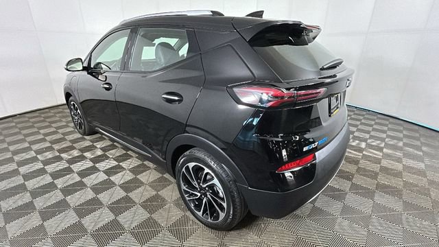 Used 2022 Chevrolet Bolt EUV Premier w/ Sun & Sound Package FWD image 5