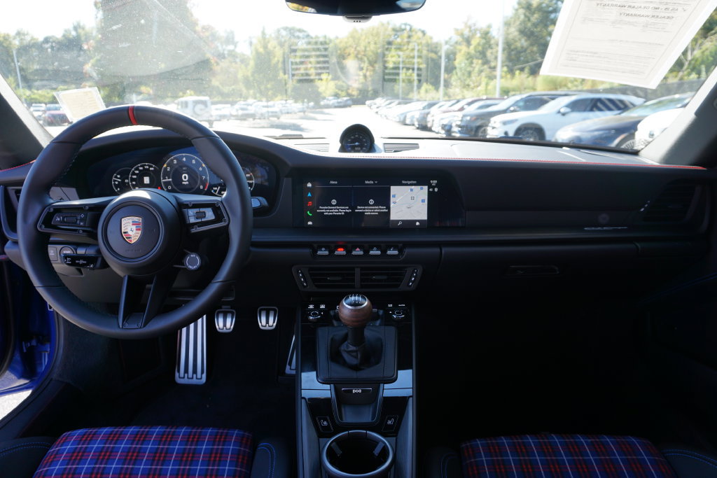 Used 2026 Porsche 911 Carrera RWD image 27