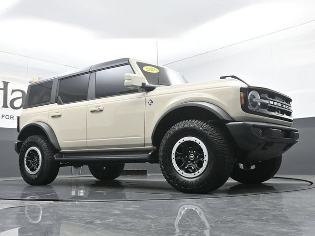 Used 2025 Ford Bronco Outer Banks w/ Sasquatch Package AWD/4WD image 2