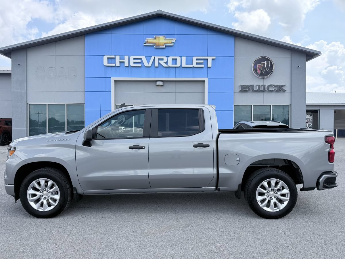 Used 2025 Chevrolet Silverado 1500 Custom RWD image 4
