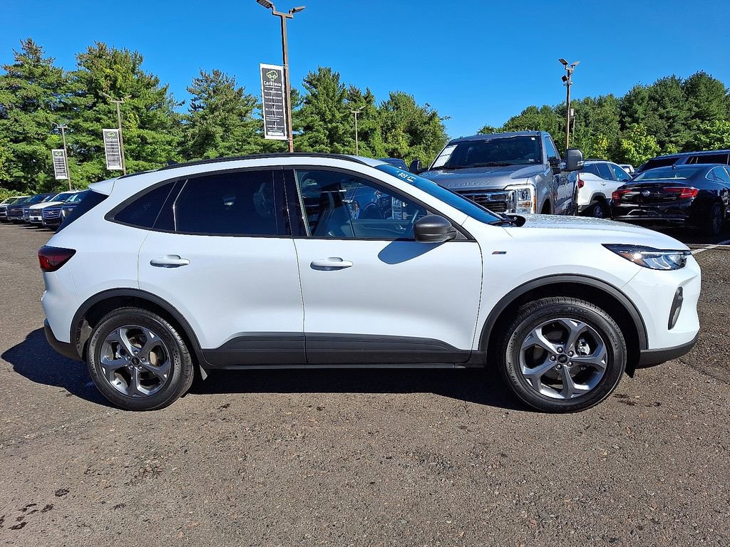 Used 2025 Ford Escape ST-Line image 7