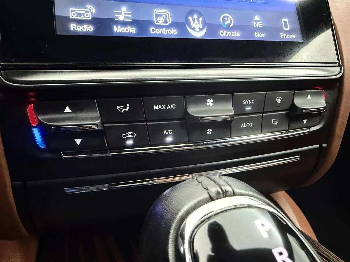 Used 2017 Maserati Quattroporte S GranLusso Q4 AWD/4WD image 27