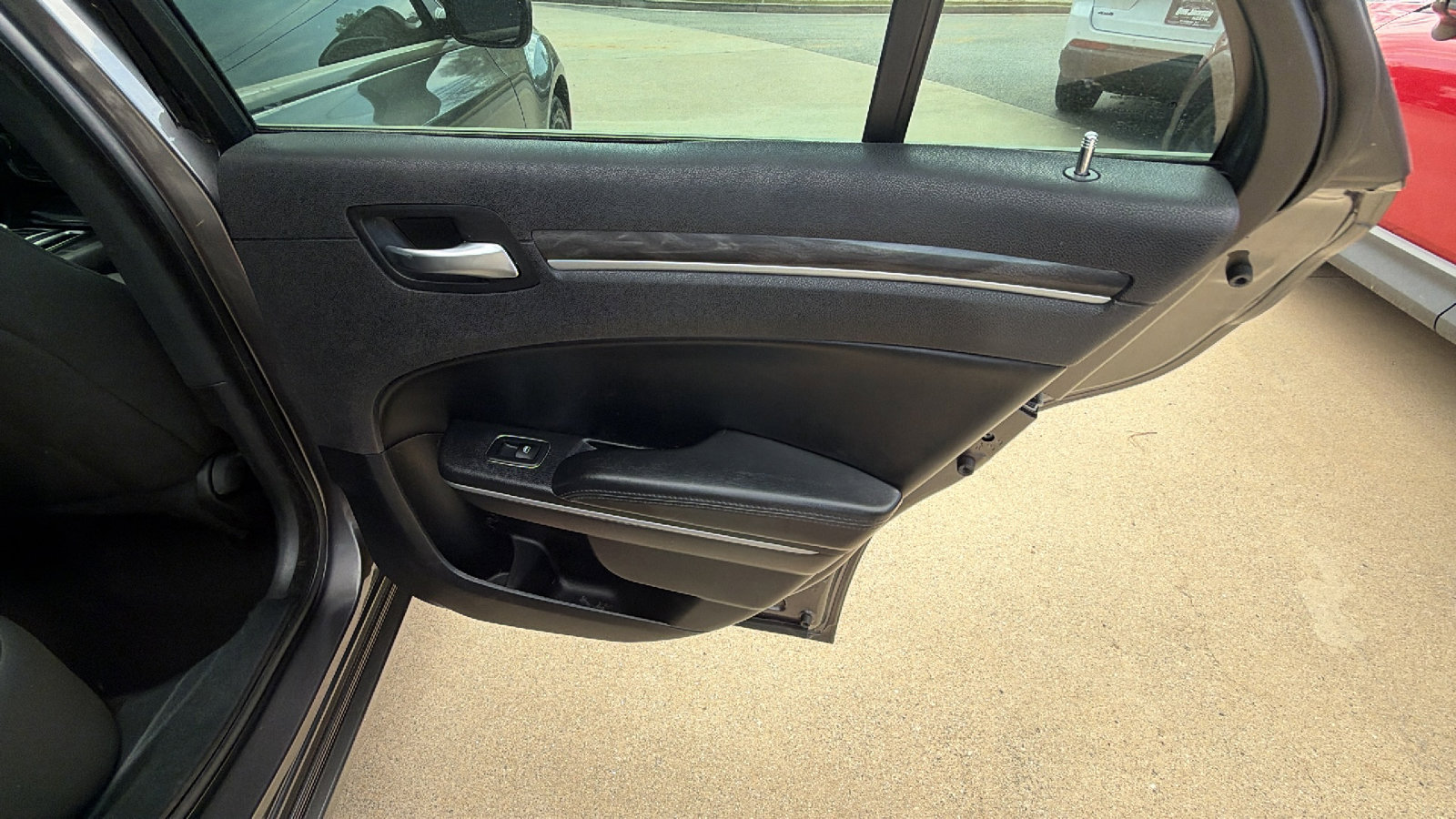 Used 2020 Chrysler 300 Touring w/ Sport Appearance Package image 20