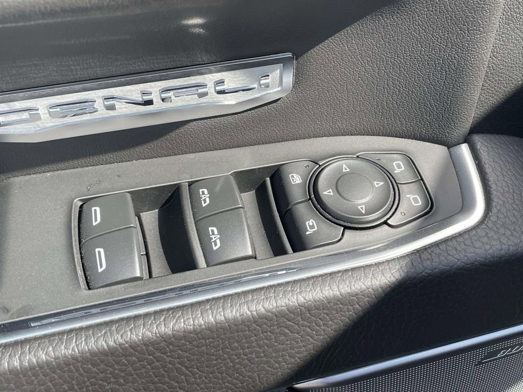 Used 2023 GMC Sierra 1500 Denali AWD/4WD image 17