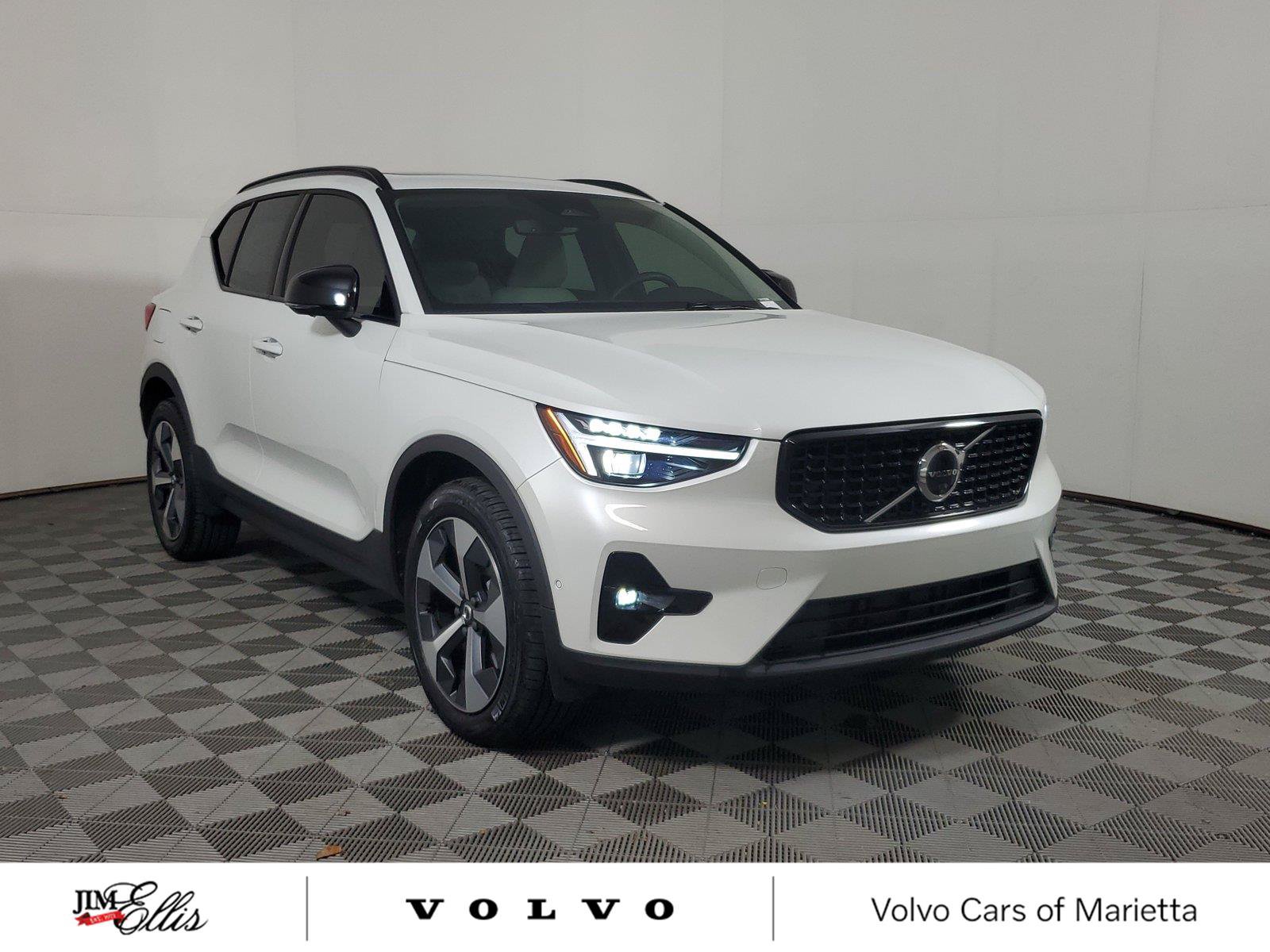 Used 2026 Volvo XC40 B5 Plus w/ Protection Package Premier AWD/4WD image 1