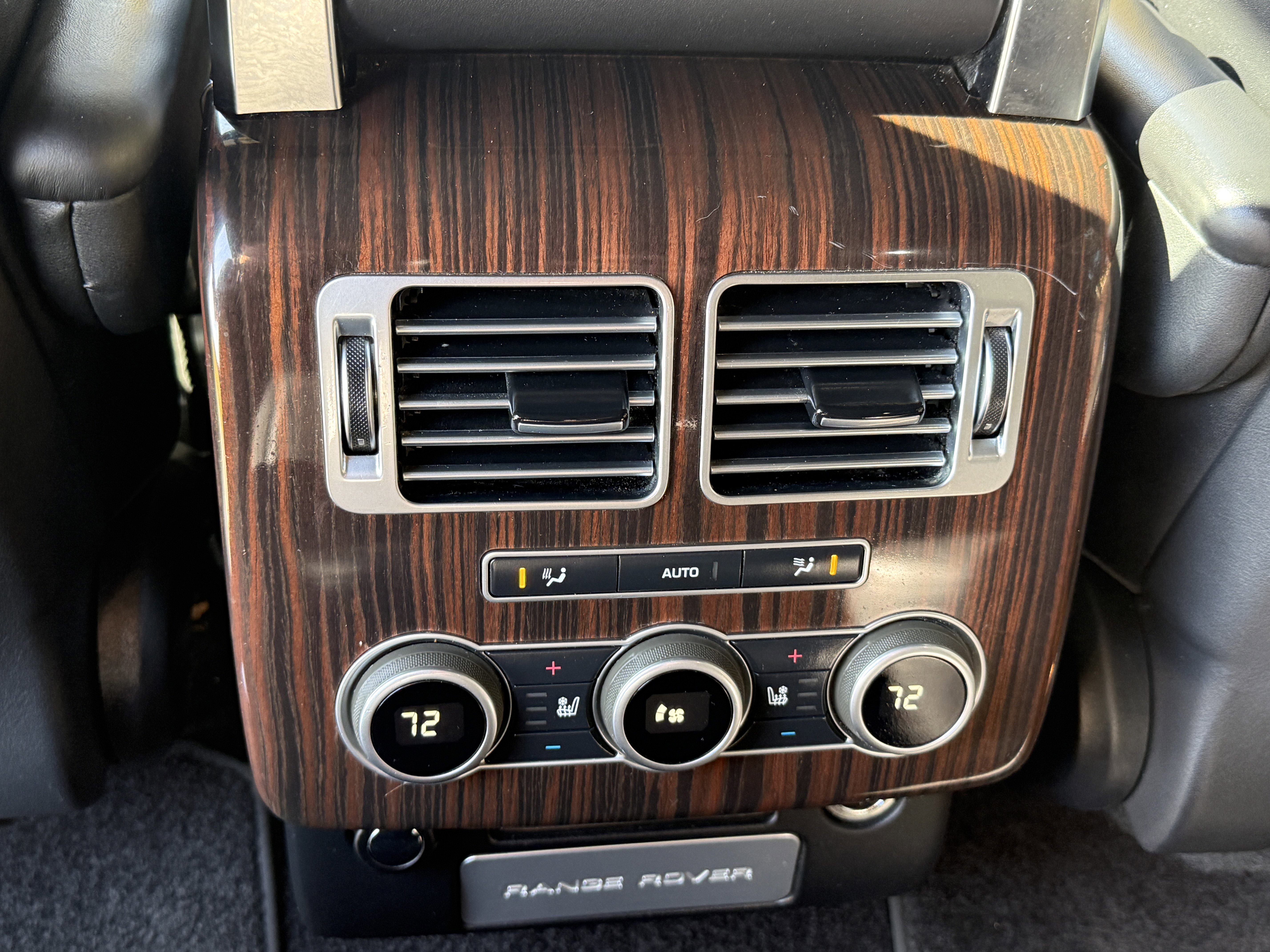 Used 2017 Land Rover Range Rover HSE image 29