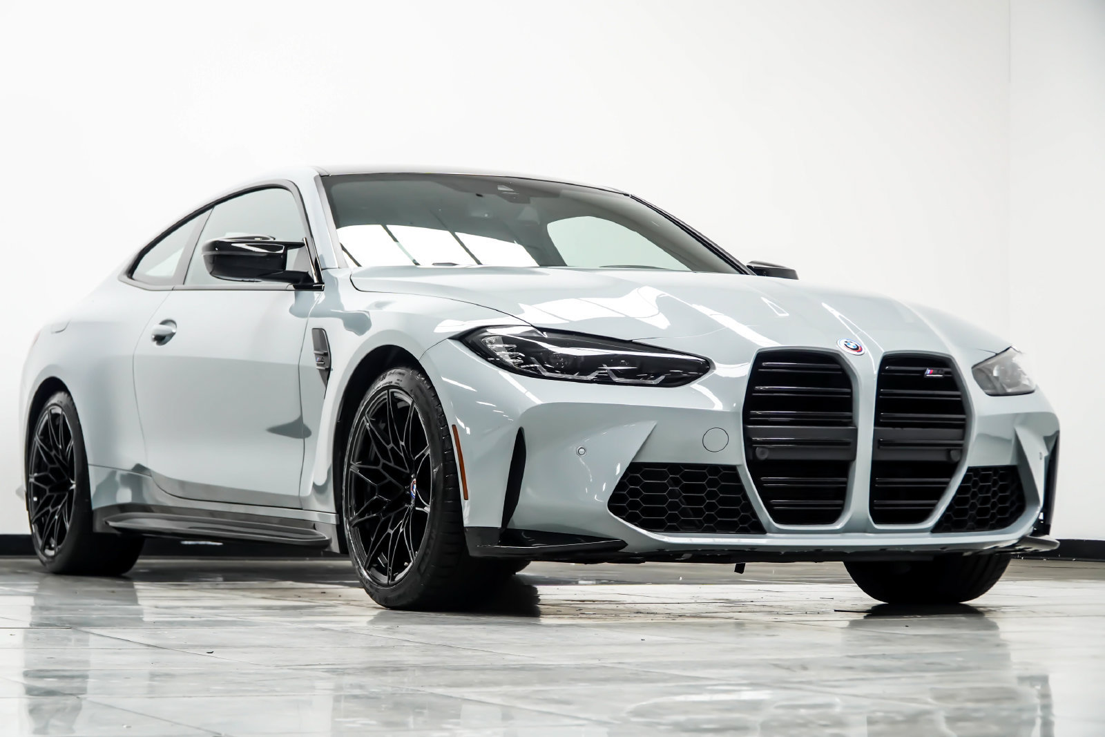 Used 2023 BMW M4 Competition w/ Executive Package RWD image 4