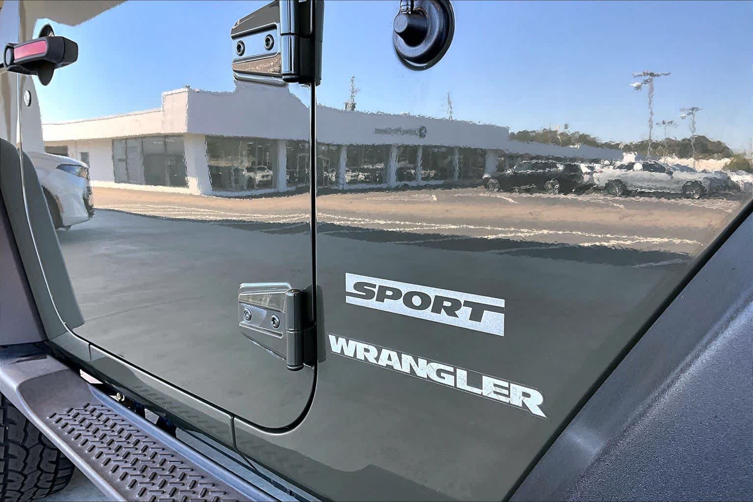 Used 2015 Jeep Wrangler Sport w/ Quick Order Package 24S AWD/4WD image 9