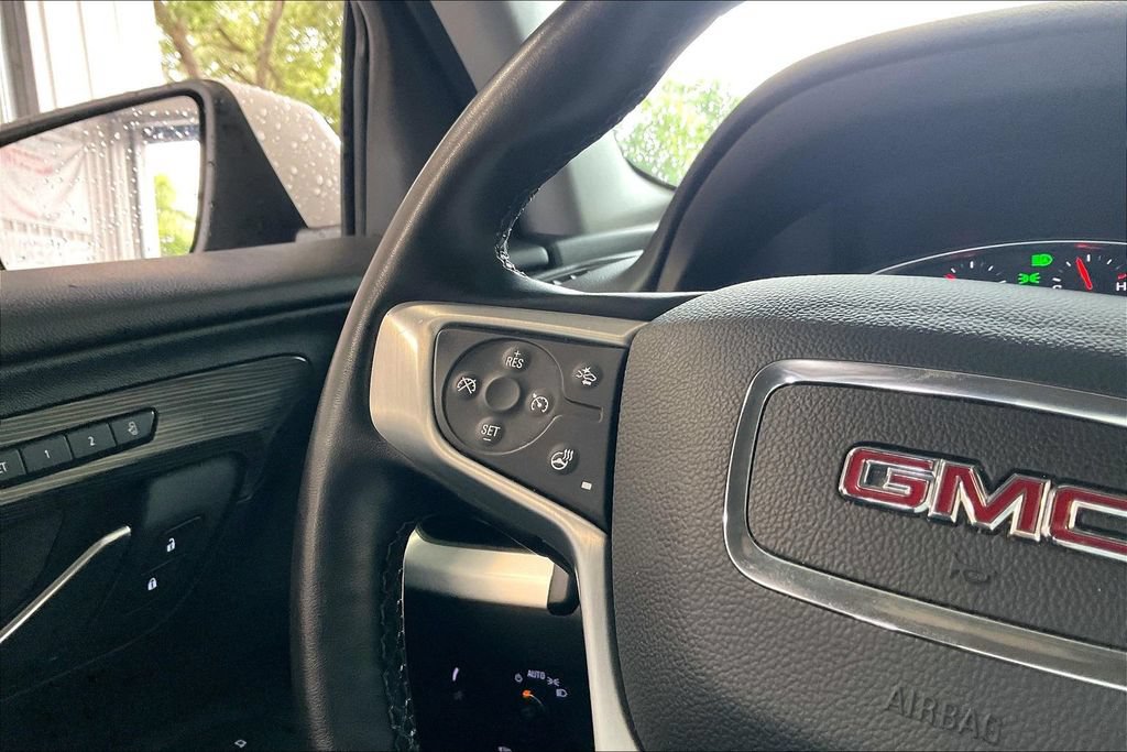 Used 2024 GMC Terrain SLT AWD/4WD image 8