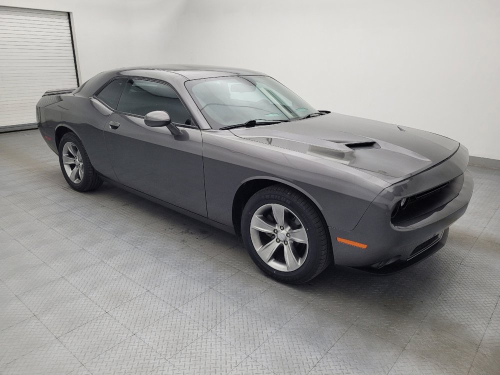 Used 2019 Dodge Challenger SXT RWD image 11