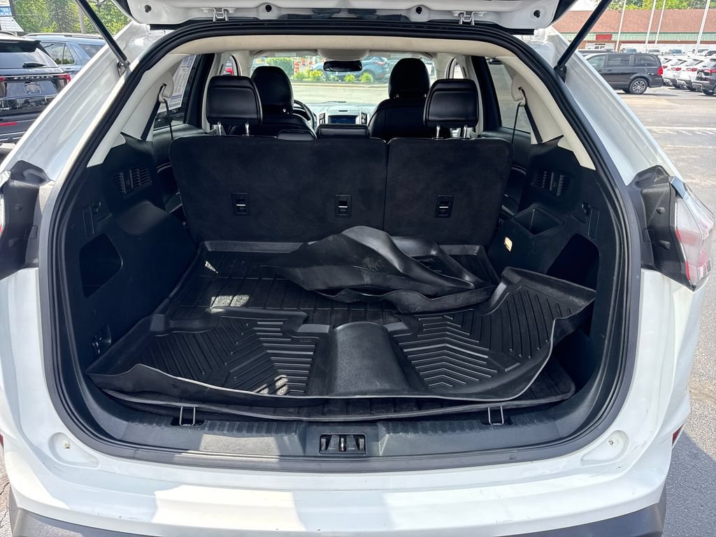 Used 2019 Ford Edge SEL w/ Equipment Group 201A AWD/4WD image 28
