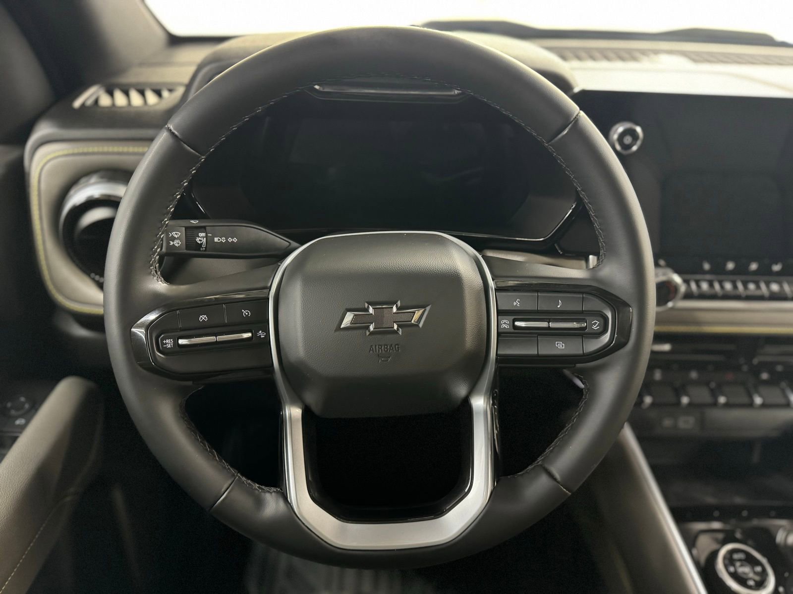 Used 2024 Chevrolet Colorado ZR2 w/ Technology Package image 20