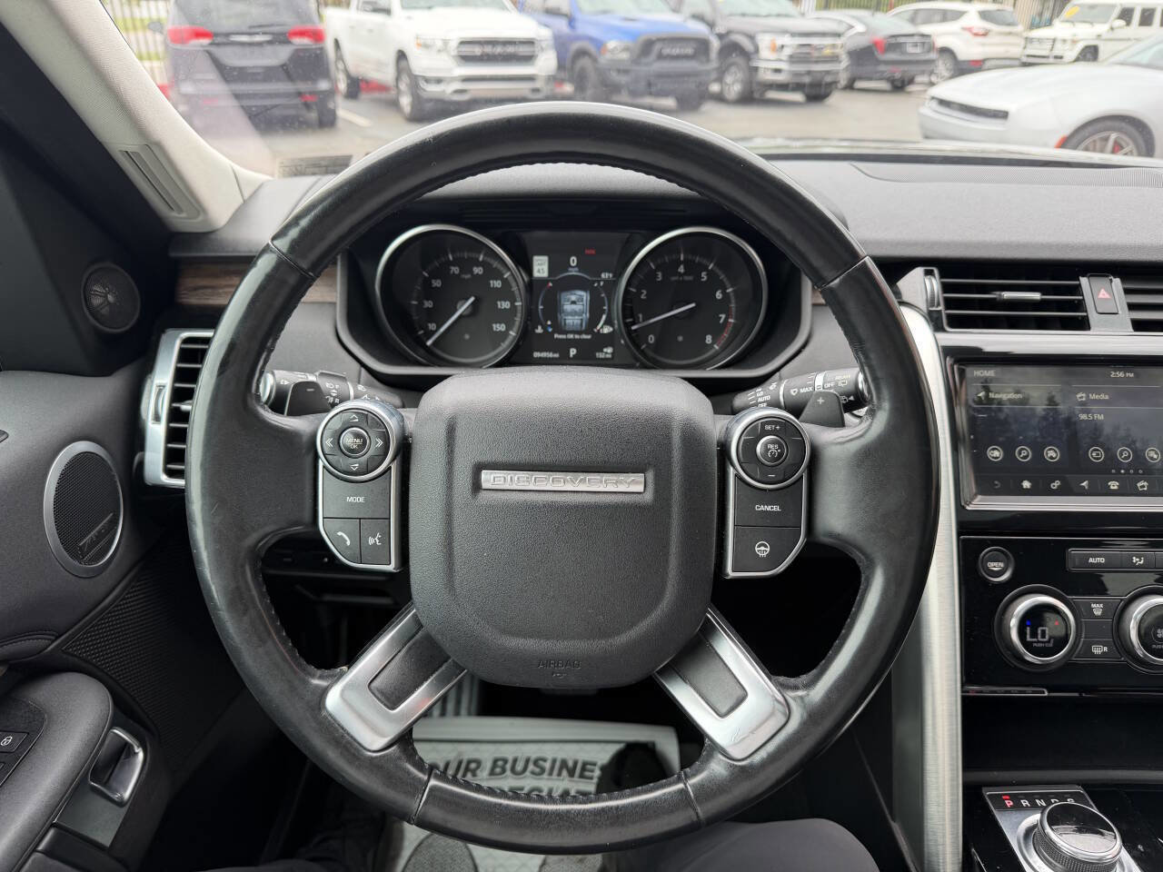 Used 2017 Land Rover Discovery HSE AWD/4WD image 13