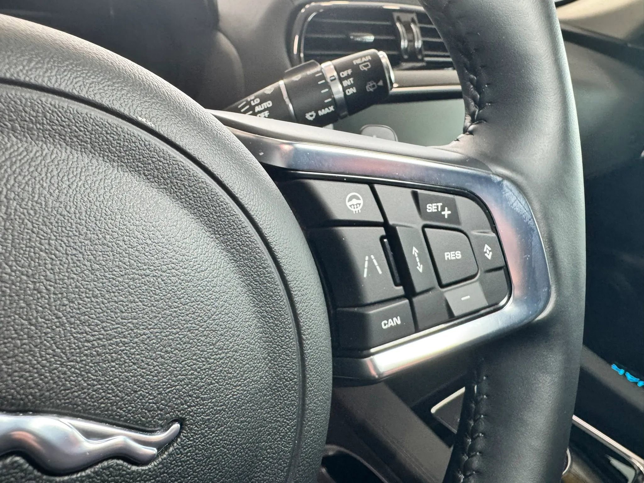 Used 2020 Jaguar F-PACE Prestige AWD/4WD image 28