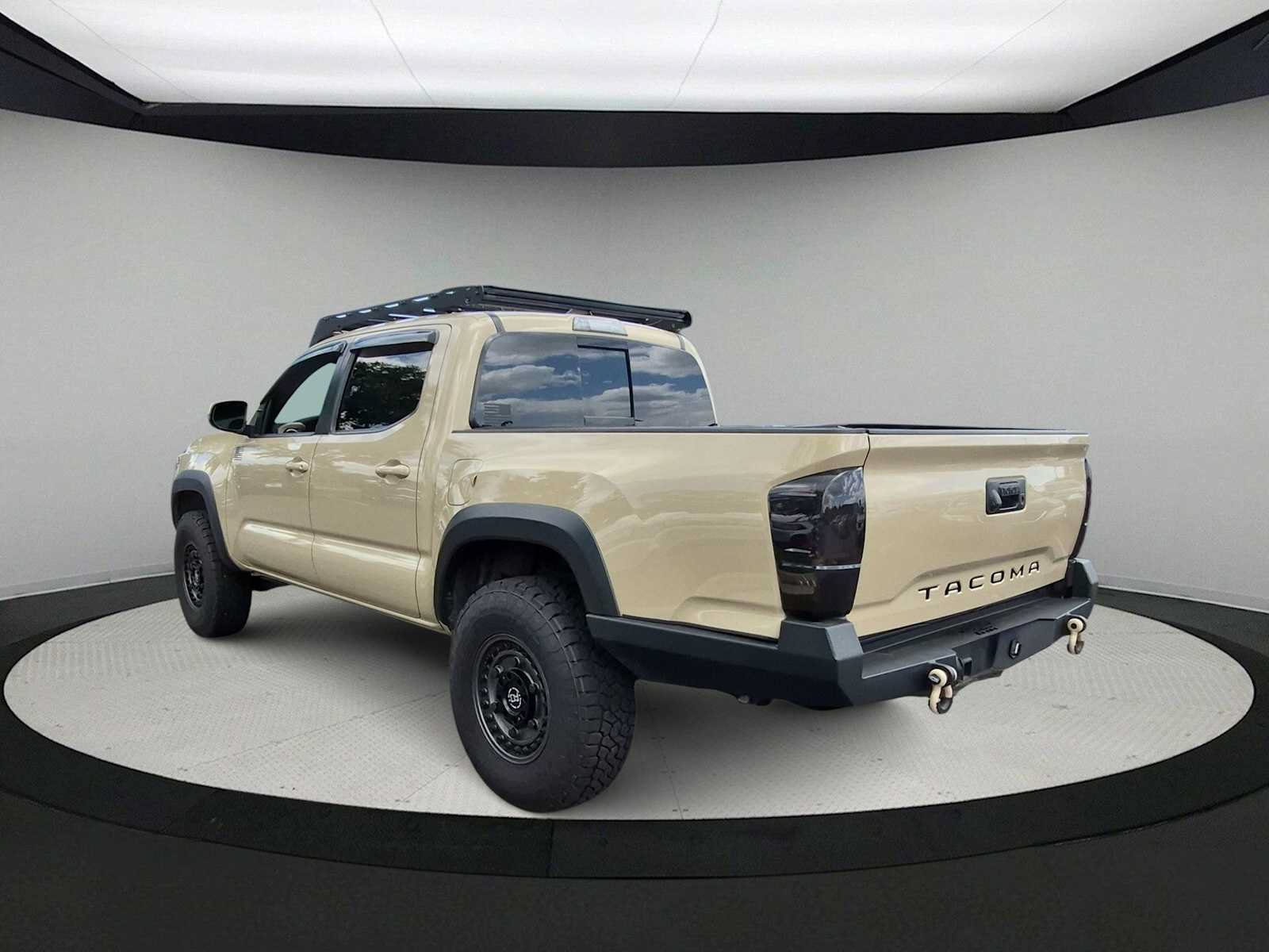 Used 2017 Toyota Tacoma TRD Off-Road w/ Tow Package AWD/4WD image 6