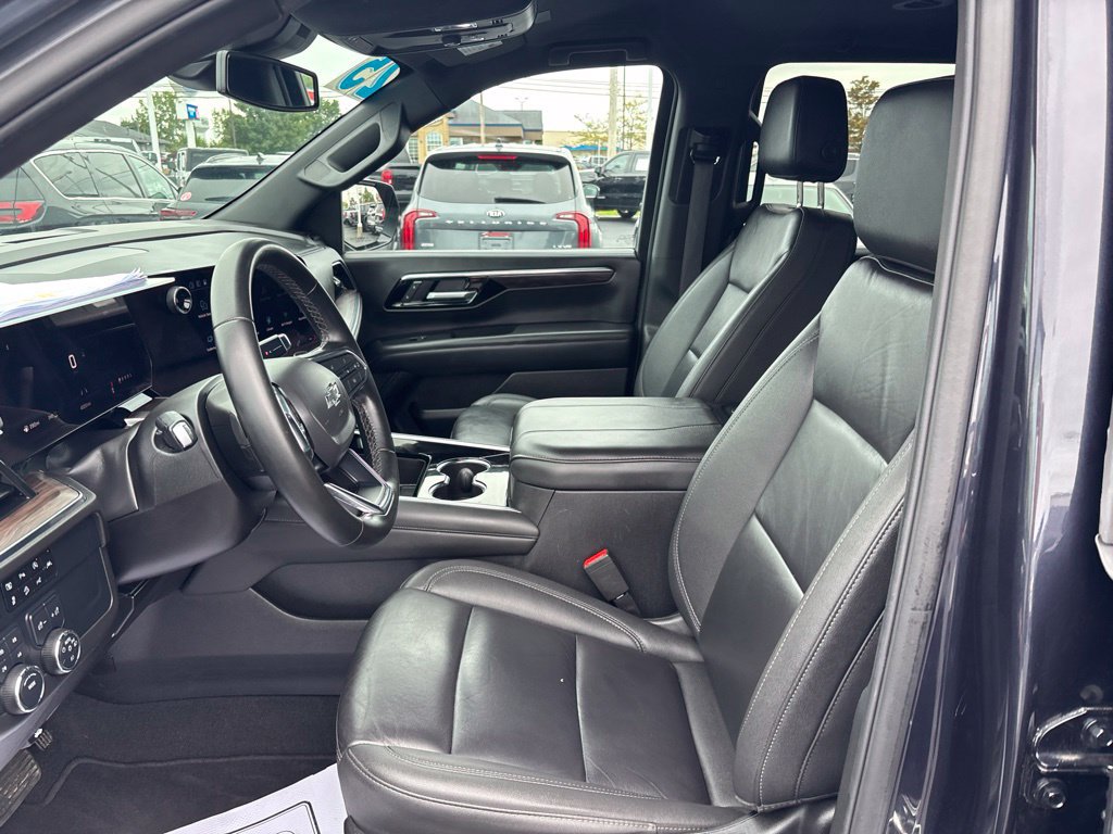 Used 2025 Chevrolet Tahoe Z71 AWD/4WD image 25