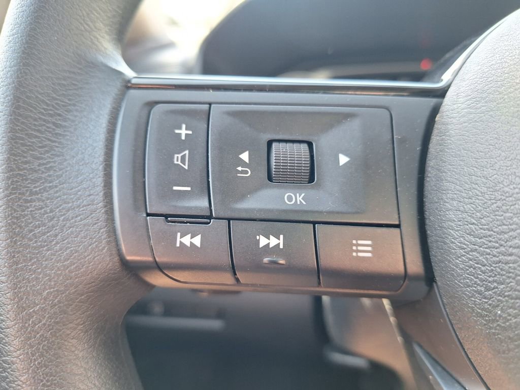 Used 2023 Nissan Rogue SV image 13