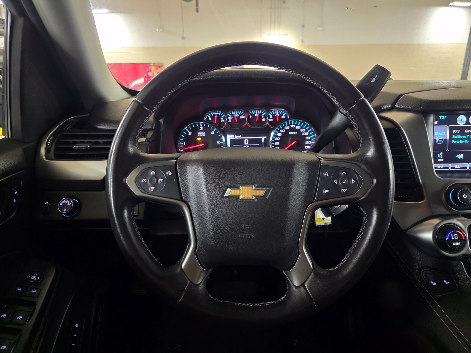Used 2015 Chevrolet Suburban LT RWD image 30