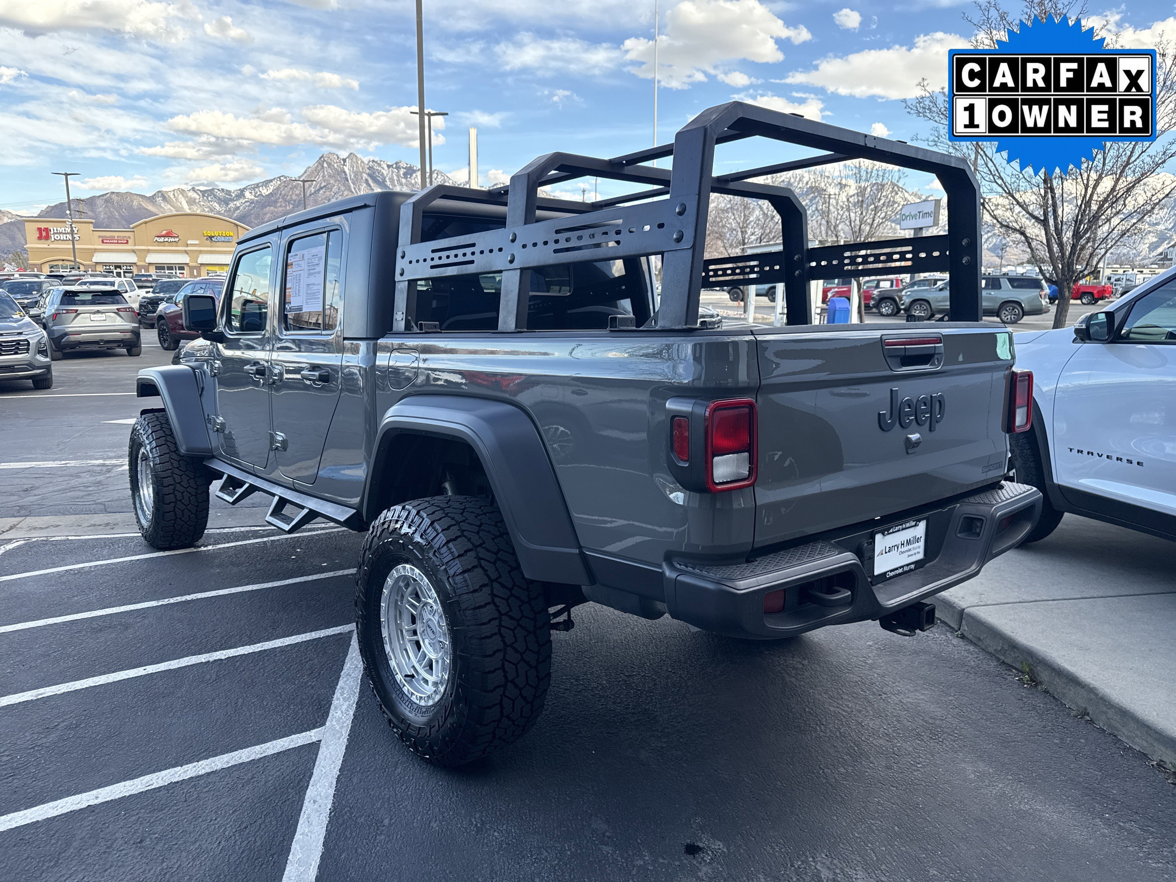 Used 2021 Jeep Gladiator Sport image 3