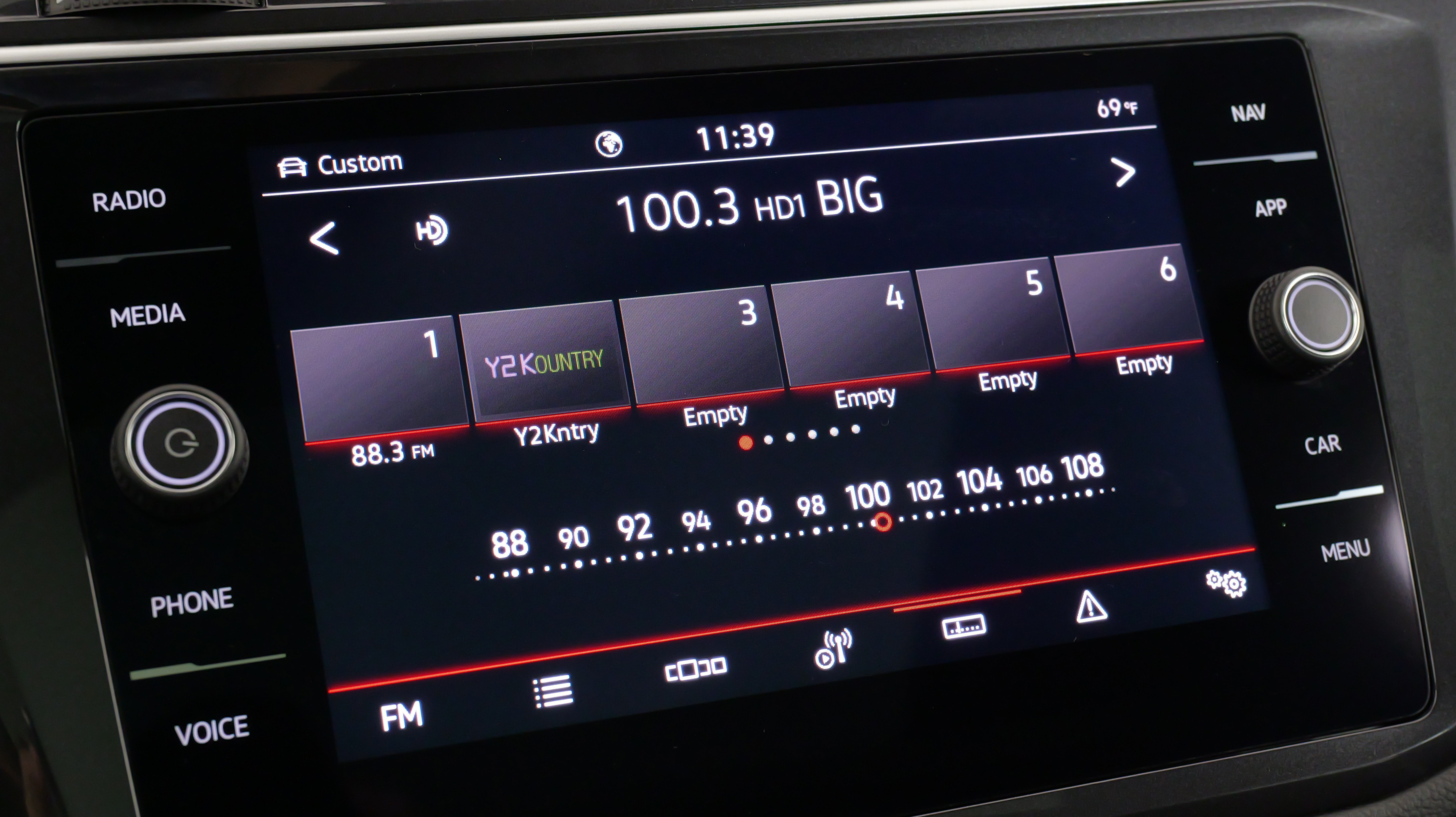 Used 2024 Volkswagen Tiguan SEL R-Line AWD/4WD image 48
