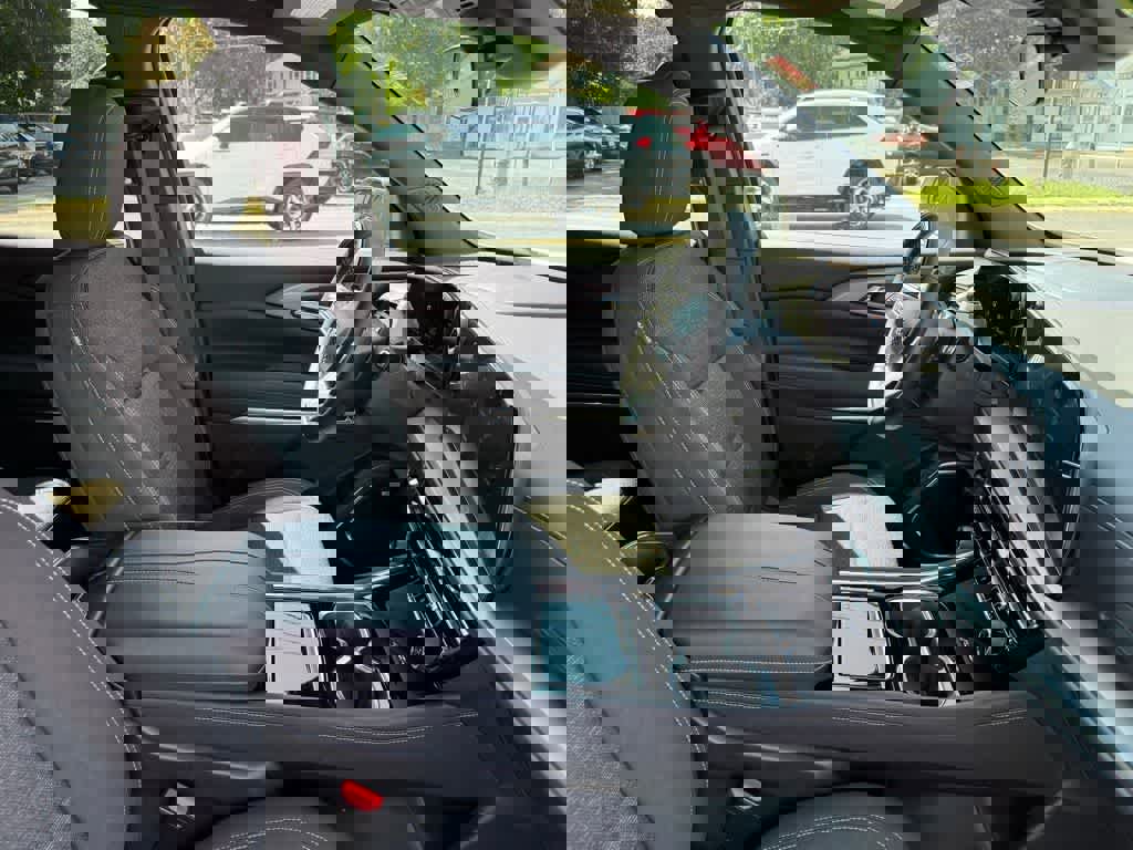 Used 2024 Chevrolet Traverse LT w/ Enhanced Driving Package image 81