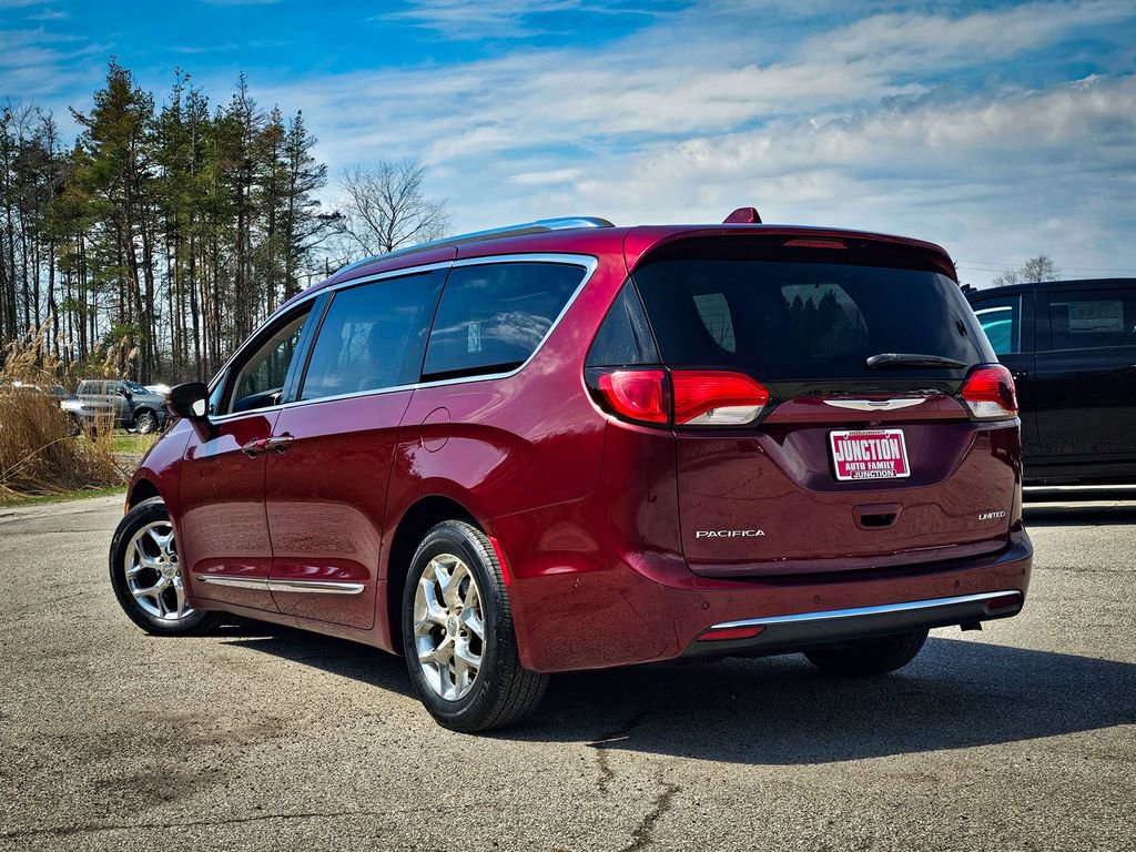 Used 2017 Chrysler Pacifica Limited w/ UConnect Theater Package image 5