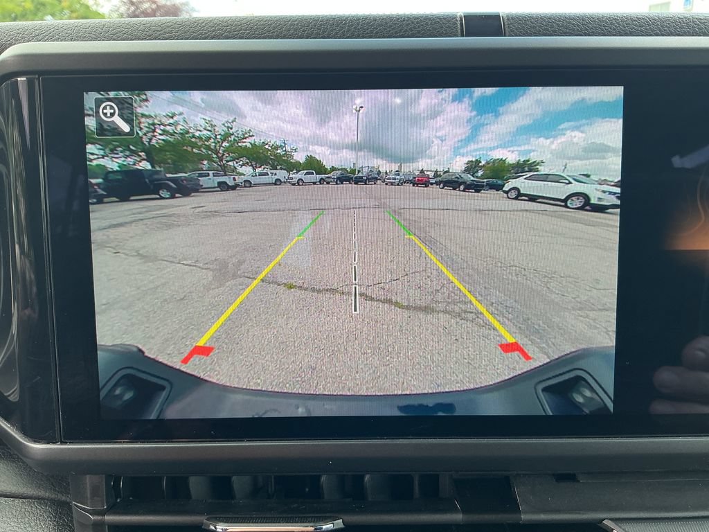 Certified 2025 Jeep Gladiator Sport AWD/4WD image 24