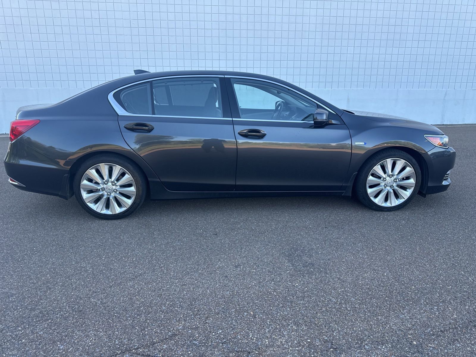 Used 2016 Acura RLX Sport Hybrid w/ Advance Pkg image 9