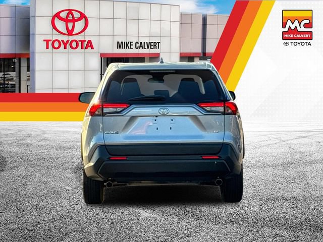 Used 2025 Toyota RAV4 LE FWD image 4