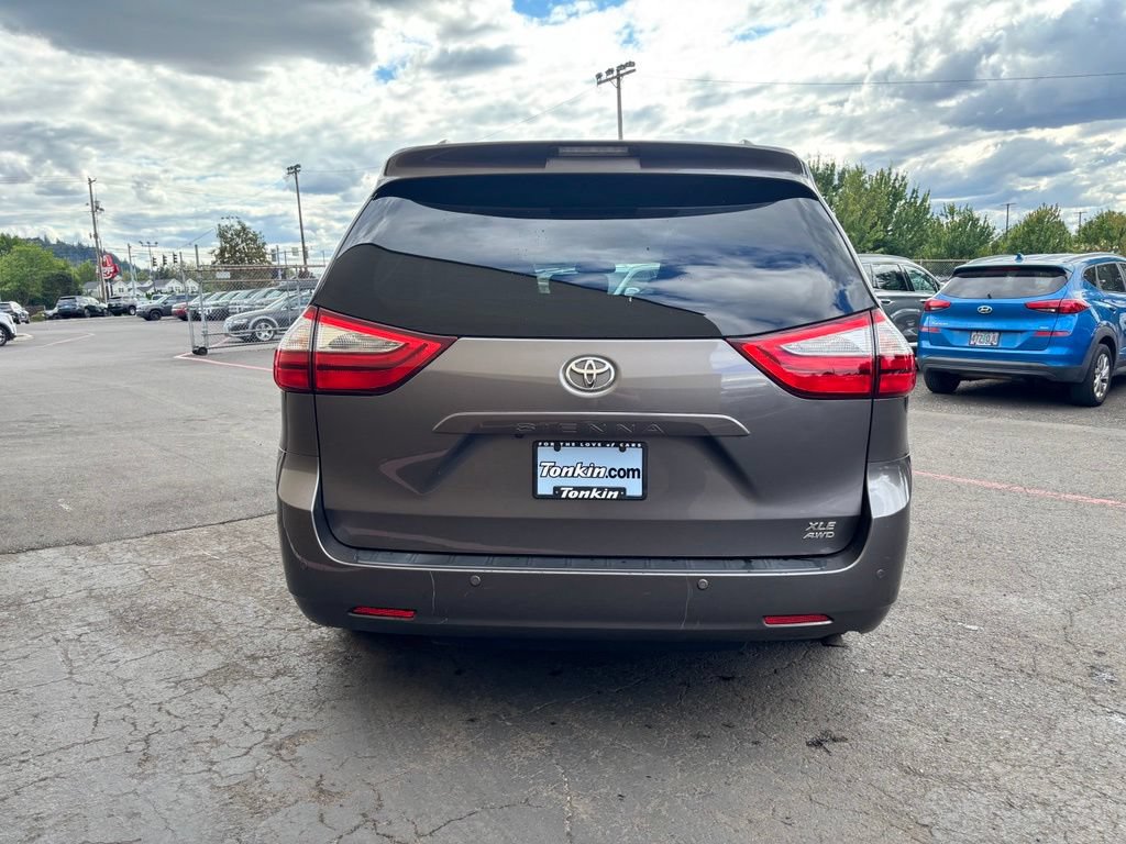 Used 2017 Toyota Sienna XLE w/ XLE Navigation Package AWD/4WD image 7