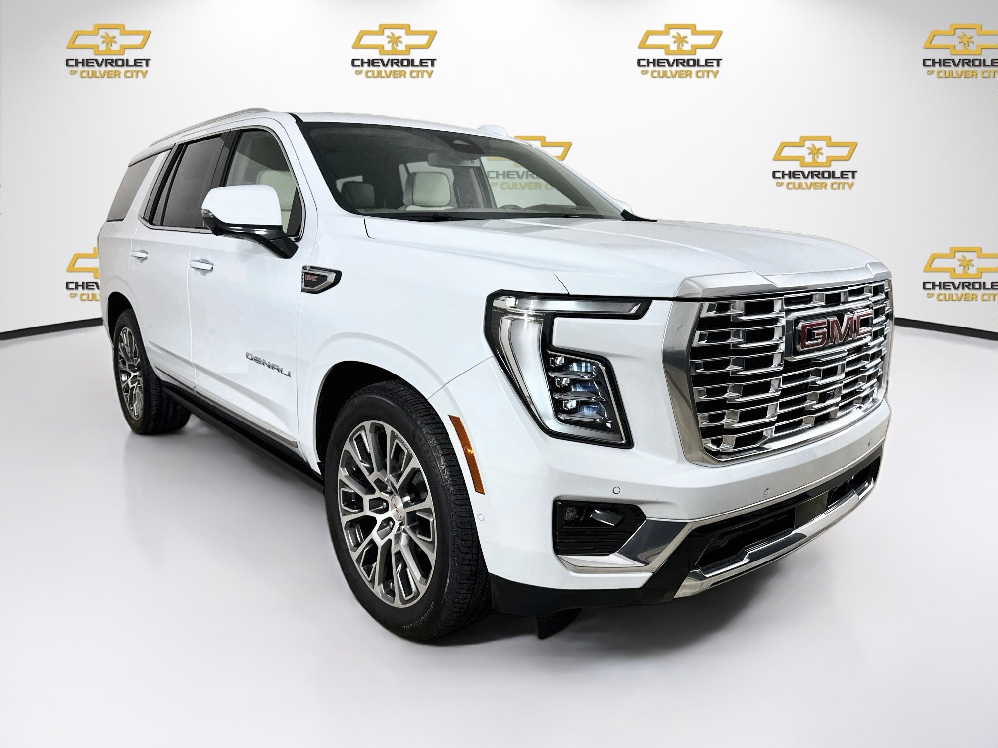 Used 2026 GMC Yukon Denali w/ Sun & Power Step Package