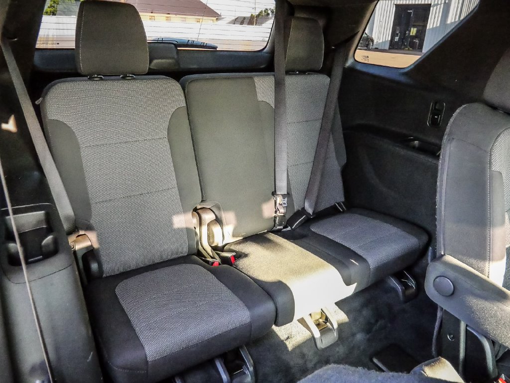 Used 2023 Chevrolet Traverse LT FWD image 23