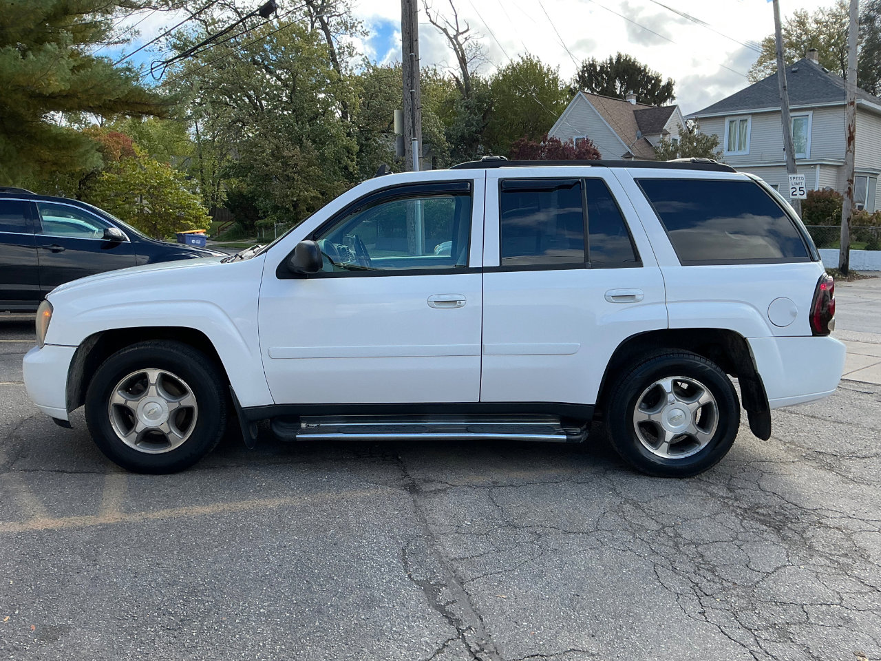 Used 2009 Chevrolet TrailBlazer LT w/ Sun And Sound Package image 6