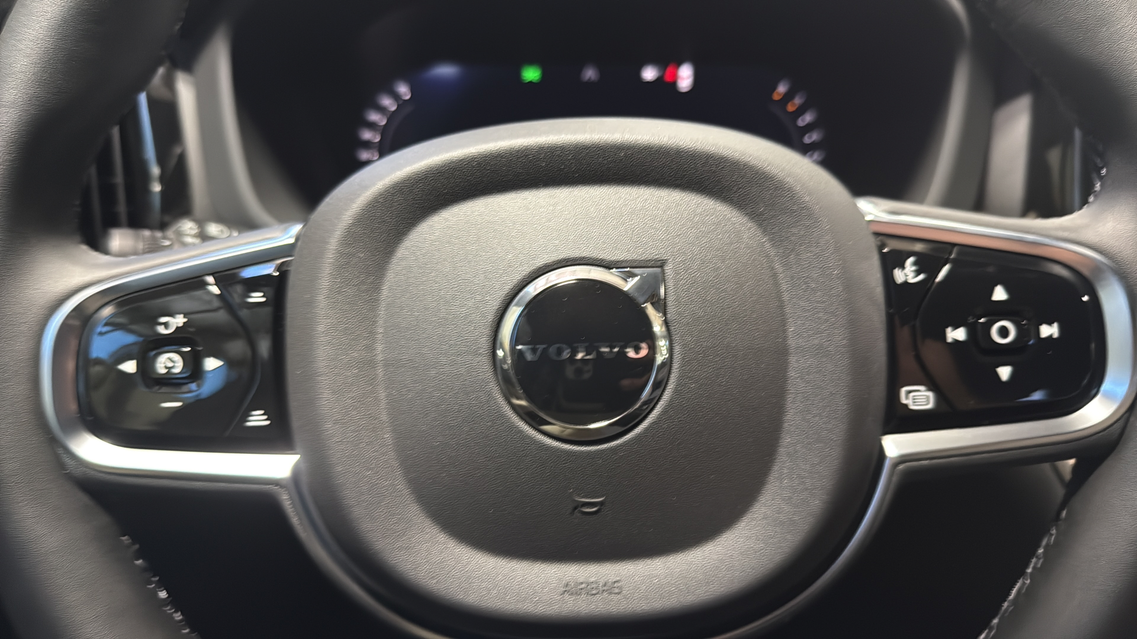 New 2027 Volvo XC60 B5 Plus AWD/4WD image 22